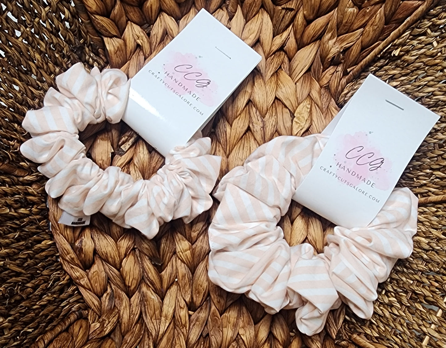 Mini Pink stripes scrunchie